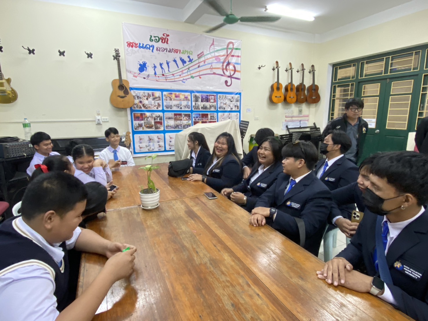 สาขาวิชาดนตรีศึกษา คณะครุศาสตร์ ม.นครพนม ร่วมแลกเปลี่ยนเรียนรู้ศิลปวัฒนธรรมอาเซียน ณ นครหลวงเวียงจันทน์ สปป.ลาว