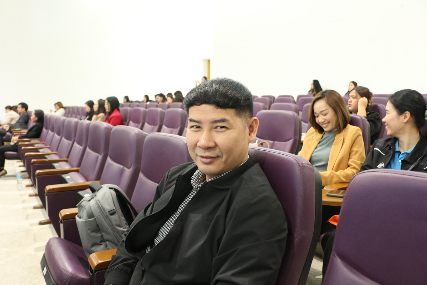 ม.นครพนม จัดโครงการฝึกอบรมการเพิ่มประสิทธิภาพในการปฏิบัติงานด้านการเงินการคลังภาครัฐ เพื่อให้ได้รับการรับรองจากสำนักงานตรวจเงินแผ่นดิน ประจำปีงบประมาณ พ.ศ.2568