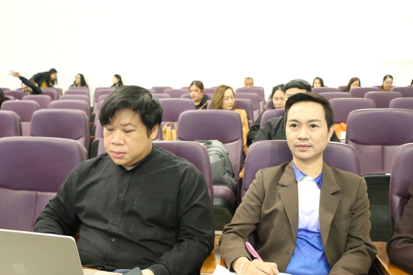 ม.นครพนม จัดโครงการฝึกอบรมการเพิ่มประสิทธิภาพในการปฏิบัติงานด้านการเงินการคลังภาครัฐ เพื่อให้ได้รับการรับรองจากสำนักงานตรวจเงินแผ่นดิน ประจำปีงบประมาณ พ.ศ.2568