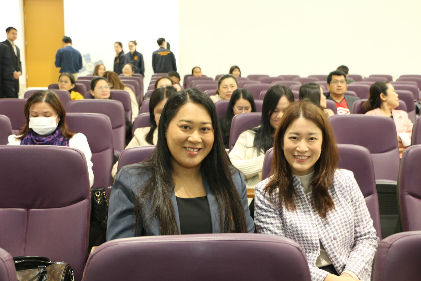 ม.นครพนม จัดโครงการฝึกอบรมการเพิ่มประสิทธิภาพในการปฏิบัติงานด้านการเงินการคลังภาครัฐ เพื่อให้ได้รับการรับรองจากสำนักงานตรวจเงินแผ่นดิน ประจำปีงบประมาณ พ.ศ.2568