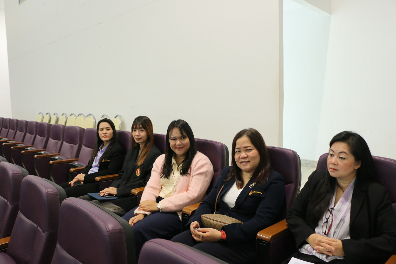 ม.นครพนม จัดโครงการฝึกอบรมการเพิ่มประสิทธิภาพในการปฏิบัติงานด้านการเงินการคลังภาครัฐ เพื่อให้ได้รับการรับรองจากสำนักงานตรวจเงินแผ่นดิน ประจำปีงบประมาณ พ.ศ.2568