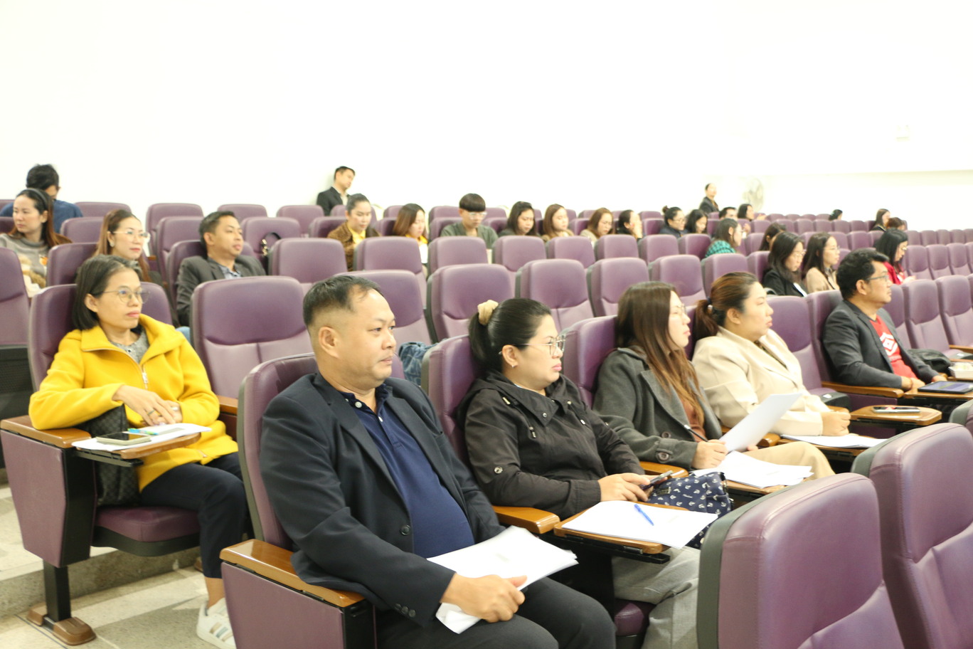 ม.นครพนม จัดโครงการฝึกอบรมการเพิ่มประสิทธิภาพในการปฏิบัติงานด้านการเงินการคลังภาครัฐ เพื่อให้ได้รับการรับรองจากสำนักงานตรวจเงินแผ่นดิน ประจำปีงบประมาณ พ.ศ.2568