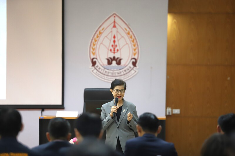 กองบริหารทรัพยากรมนุษย์ จัดอบรมเชิงปฏิบัติการเตรียมความพร้อมผู้บริหารระดับสูงและผู้บริหารระดับกลาง เพื่อสร้างศักยภาพความเป็นเลิศด้านภาวะผู้นำสากล