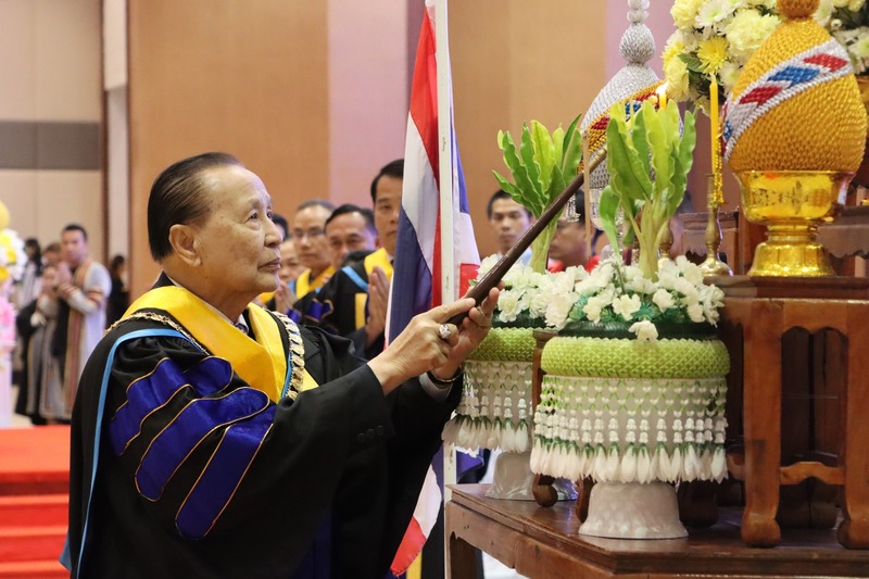 ม.นครพนม จัดปัจฉิมนิเทศและพิธีมอบสารแสดงความยินดีนักศึกษาระดับอาชีวศึกษา ประจำปีการศึกษา 2567