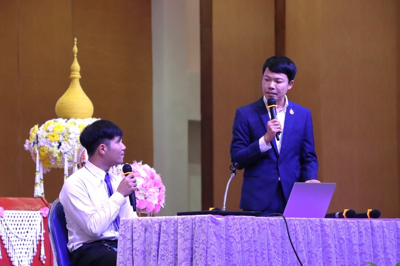 ม.นครพนม จัดปัจฉิมนิเทศและพิธีมอบสารแสดงความยินดีนักศึกษาระดับอาชีวศึกษา ประจำปีการศึกษา 2567