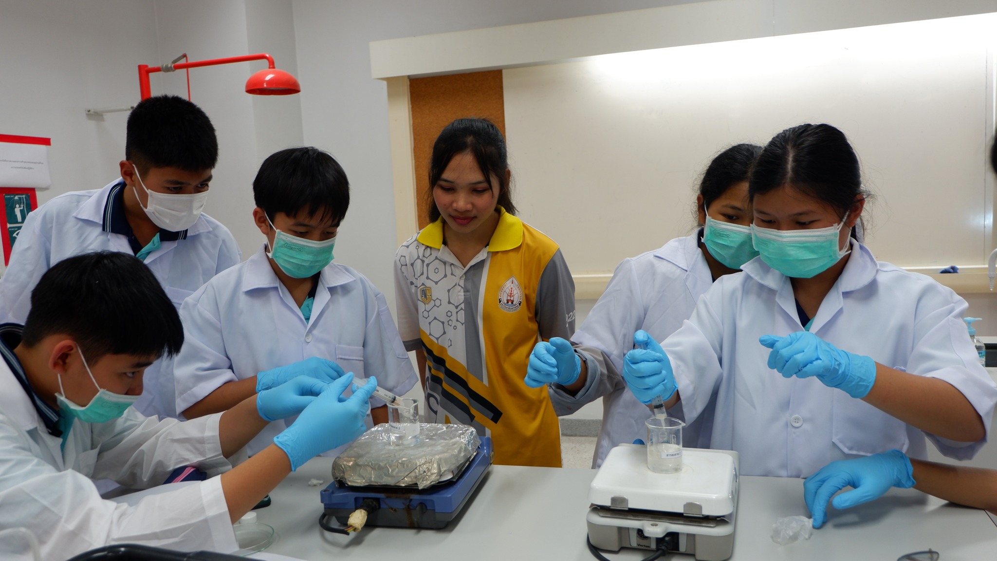 คณะวิทยาศาสตร์ ม.นครพนม จัดโครงการส่งเสริมความสามารถและทักษะทางวิชาการของนักเรียน SMTE กิจกรรมค่ายฝึกปฏิบัติการทางวิทยาศาสตร์ ม.1-3 ประจำปีการศึกษา 2567 โรงเรียนมุกดาหาร