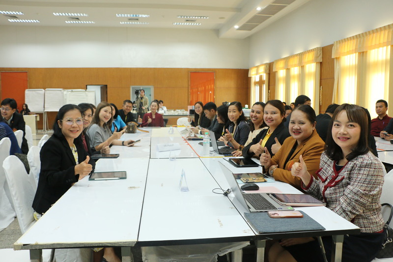 มหาวิทยาลัยนครพนมจัดโครงการอบรมให้ความรู้เรื่องเกณฑ์ประกันคุณภาพการศึกษาภายนอก (สมศ.)