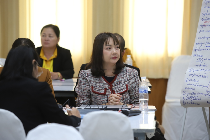 มหาวิทยาลัยนครพนมจัดโครงการอบรมให้ความรู้เรื่องเกณฑ์ประกันคุณภาพการศึกษาภายนอก (สมศ.)