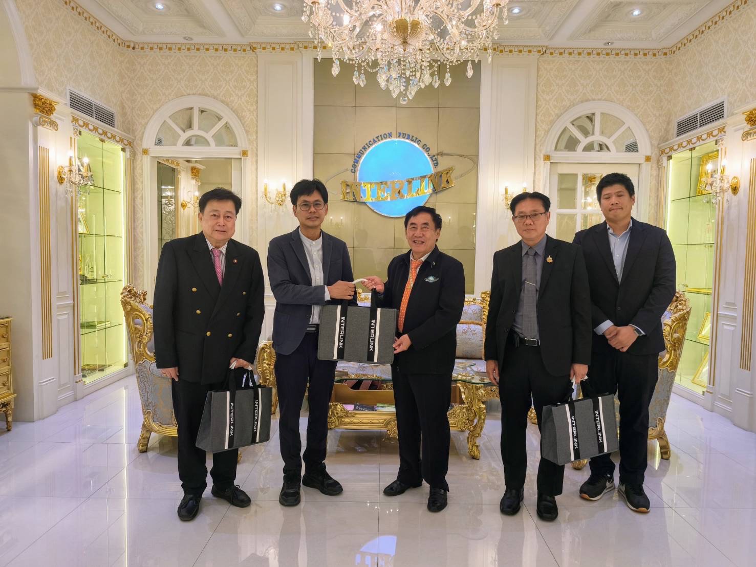 อธิการบดี ม.นครพนม หารือ บมจ.อินเตอร์ลิ้งค์ คอมมิวนิเคชั่น วางโครงสร้างพื้นฐาน พัฒนามหาวิทยาลัยสู่ Smart University