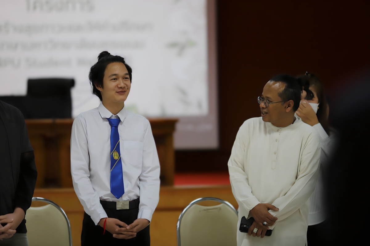 ม.นครพนม จัดโครงการเสริมสร้างสุขภาวะและให้คำปรึกษานักศึกษา เน้นดูแลสุขภาพจิตและพร้อมรับมือสถานการณ์ฉุกเฉิน (Nakhon Phanom University organizes a project to enhance student well-being and provide counselling, focusing on mental health care and preparedness for emergency situations.)