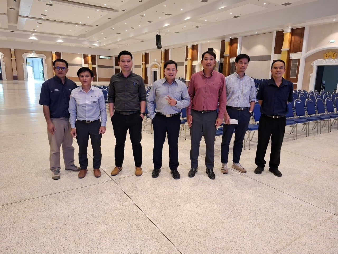 ม.นครพนม ประชุมคณะกรรมการฝ่ายฝึกซ้อมบัณฑิต และตรวจสอบความเรียบร้อย บริเวรณจุดตรวจโลหะ