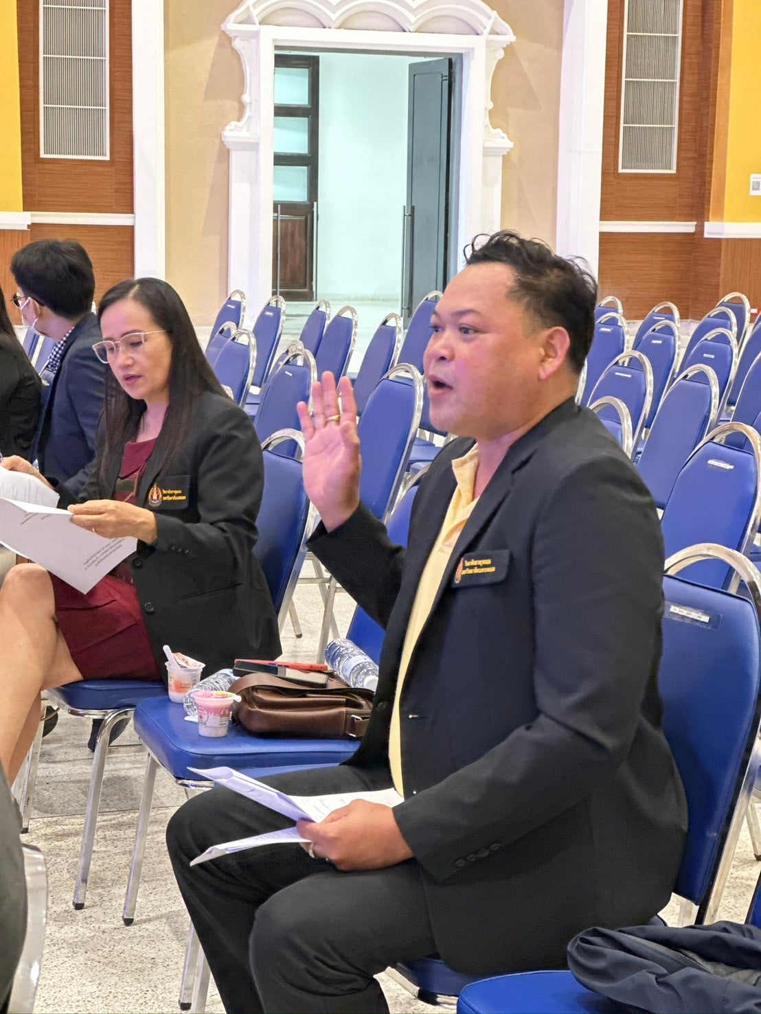 ม.นครพนม ประชุมคณะกรรมการฝ่ายฝึกซ้อมบัณฑิต และตรวจสอบความเรียบร้อย บริเวรณจุดตรวจโลหะ