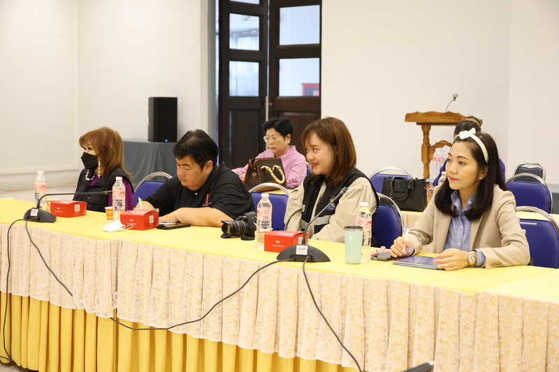 ม.นครพนม นำสื่อมวลชนจังหวัดเยี่ยมชมหอประชุมอนุภูมิภาคลุ่มน้ำโขง สร้างความมั่นใจถึงความพร้อมจัดงานพิธีพระราชทานปริญญาบัตร