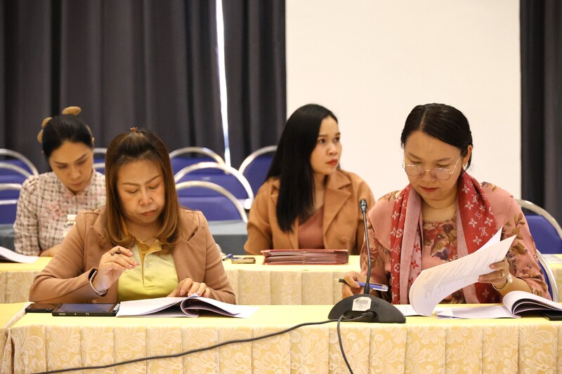 ม.นครพนม ประชุมติดตามความคืบหน้าการเตรียมงานพิธีพระราชทานปริญญาบัตร