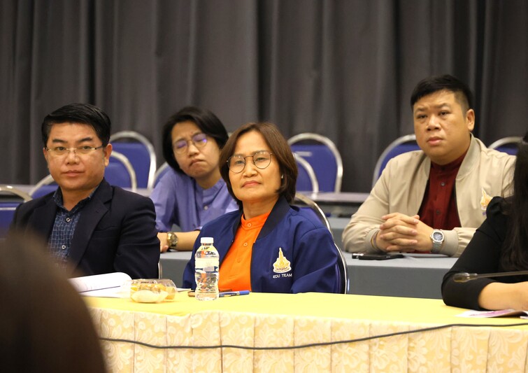 ม.นครพนม ประชุมติดตามความคืบหน้าการเตรียมงานพิธีพระราชทานปริญญาบัตร