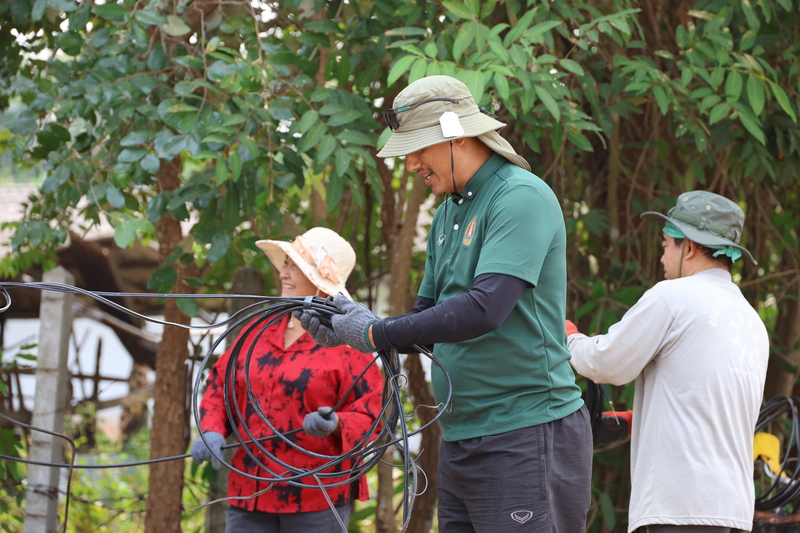 ม.นครพนม ร่วมกับชุมชนเนินสะอาดทำความสะอาดเตรียมงานพิธีพระราชทานปริญญาบัตร