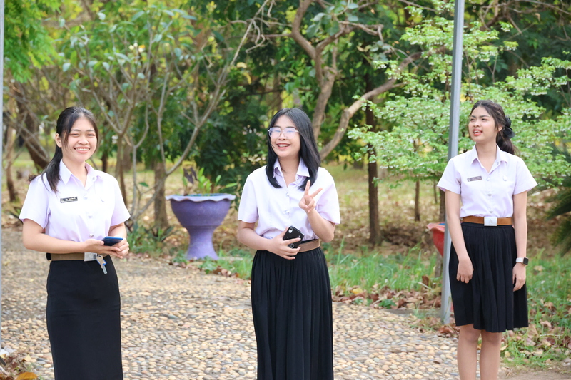 ม.นครพนม ซักซ้อมนักศึกษาต้นเสียงแสดงความยินดีกับบัณฑิตพิธีพระราชทานปริญญาบัตร