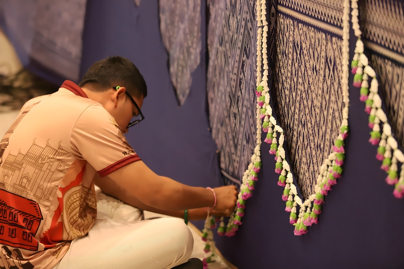 งดงามสมพระเกียรติ แท่นพระราชทานปริญญาบัตร ม.นครพนม ศิลปะเชื่อมโยงอดีต ปัจจุบัน และศรัทธาในดินแดนลุ่มน้ำโขง