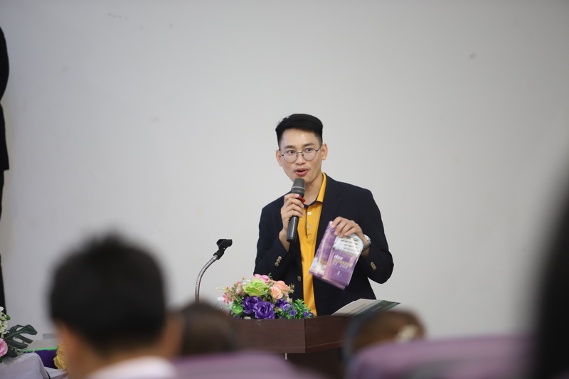 ม.นครพนม จัดพิธีมอบสัมฤทธิบัตรและปัจฉิมนิเทศนักศึกษา มหาวิทยาลัยนครพนม ประจำปีการศึกษา 2567