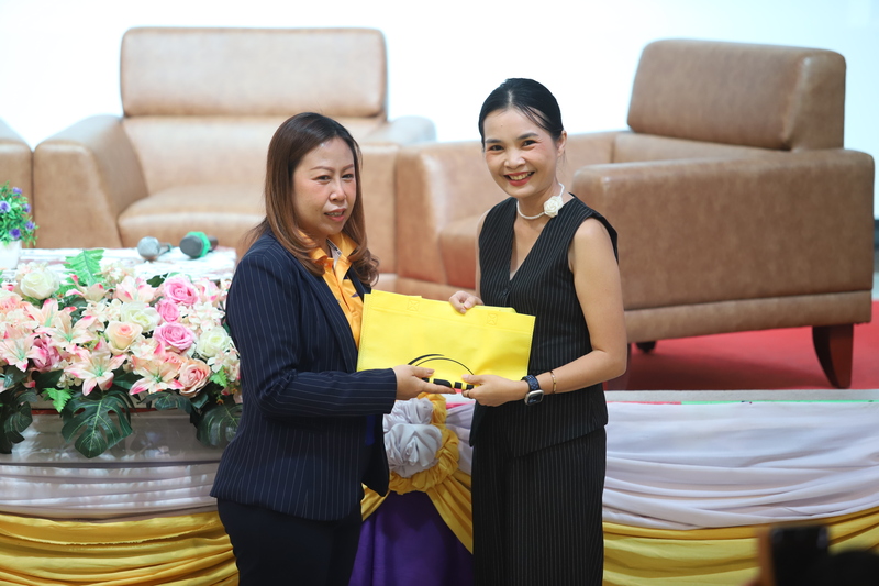 ม.นครพนม จัดพิธีมอบสัมฤทธิบัตรและปัจฉิมนิเทศนักศึกษา มหาวิทยาลัยนครพนม ประจำปีการศึกษา 2567