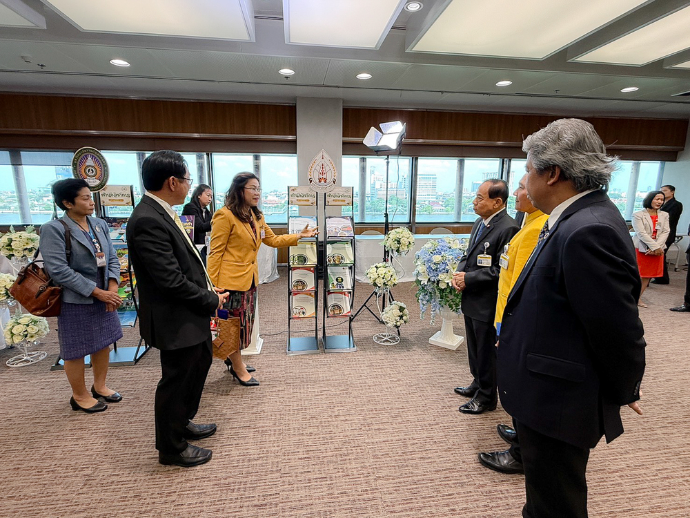 มหาวิทยาลัยนครพนม ลงนามบันทึกข้อตกลงความร่วมมือกับสำนักงานเลขาธิการวุฒิสภา เพื่อร่วมกันขับเคลื่อนการนำผลงานทางวิชาการและผลงานวิจัยไปใช้ประโยชน์ในกระบวนการนิติบัญญัติ