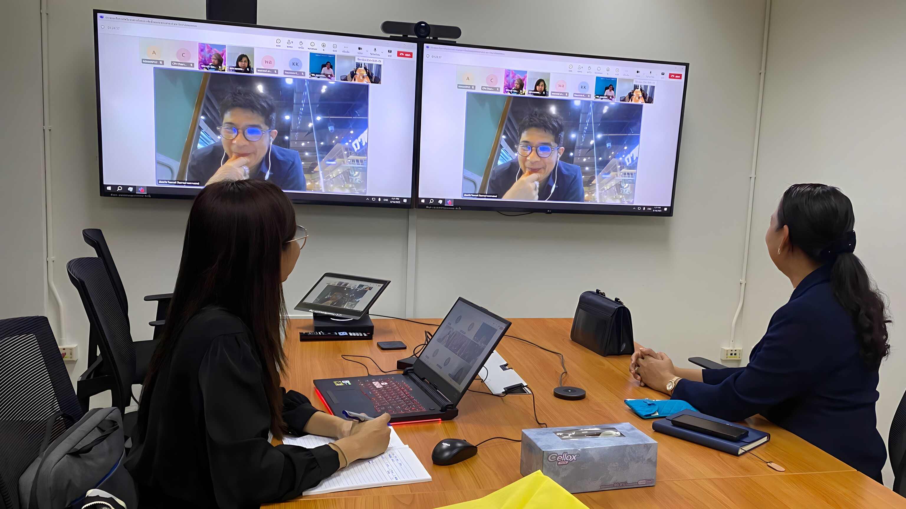 คณะกรรมการจัดตั้งคณะแพทยศาสตร์ ม.นครพนม ประชุมเตรียมความพร้อมต้อนรับ ครม.สัญจร 29 เม.ย. นี้