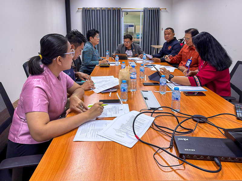 มหาวิทยาลัยนครพนม จัดประชุมคณะกรรมการพิจารณารางวัล “100 เกียรติคุณ” ศิษย์เก่าดีเด่น ประจำปีการศึกษา 2567 ครั้งที่ 1/2568