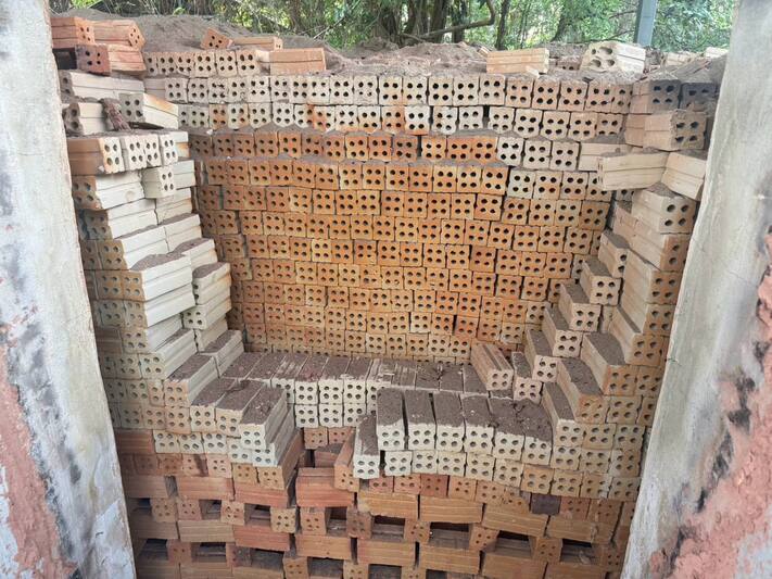 คณะเทคโนโลยีอุตสาหกรรม นำอิฐมอญดินเผาจากงานวิจัย วช. มอบแก่ชุมชนบ้านนาหลวงเพื่อเป็นวัสดุจัดสร้างพระอุโบสถ