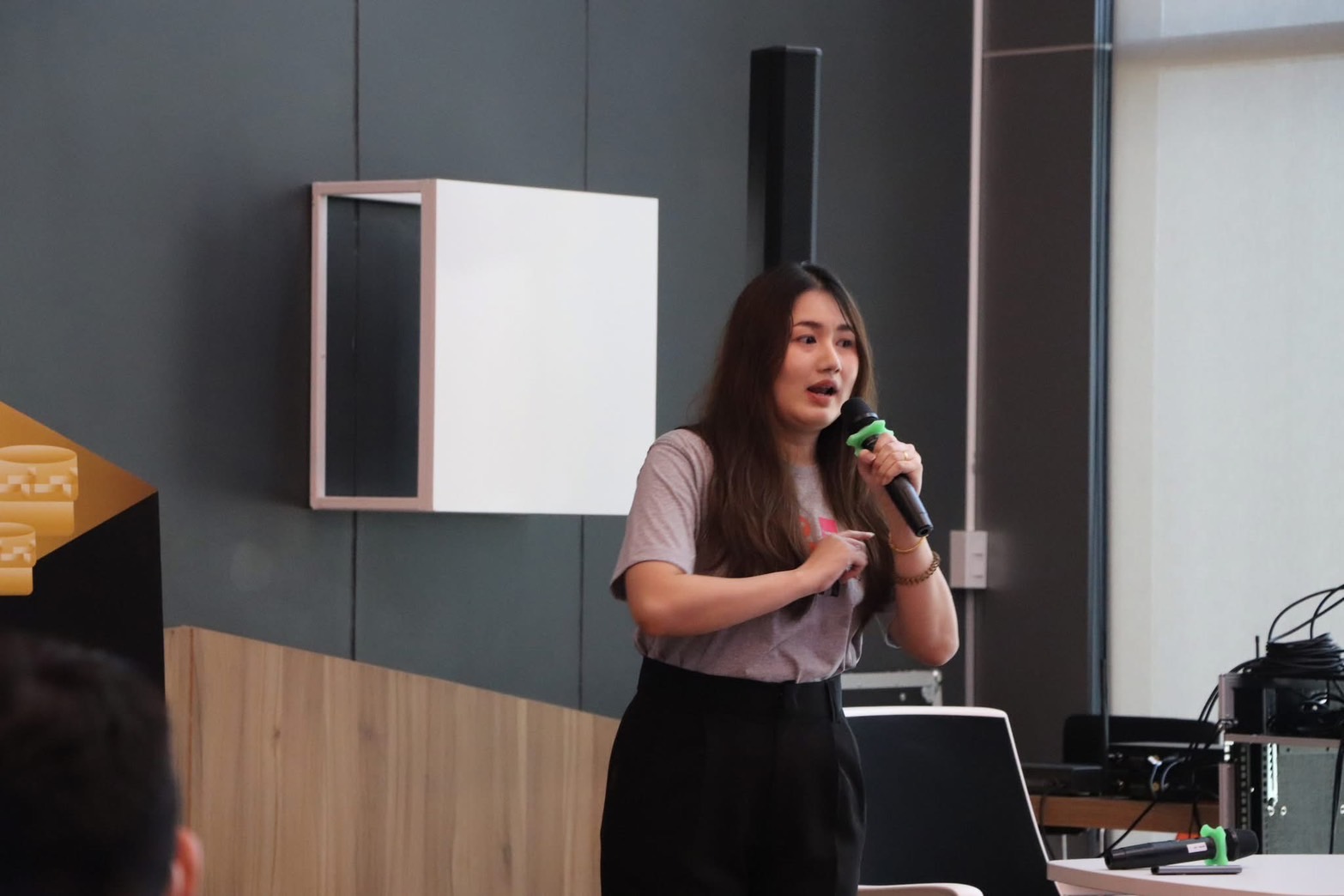 ศูนย์บ่มเพาะฯ ม.นครพนม คว้า 2 รางวัลบนเวที UBI-CON 2025 ระดับภาคอีสาน จากกว่า 28 ธุรกิจ! สะท้อนพลังบ่มเพาะธุรกิจเทคโนโลยีนวัตกรรม