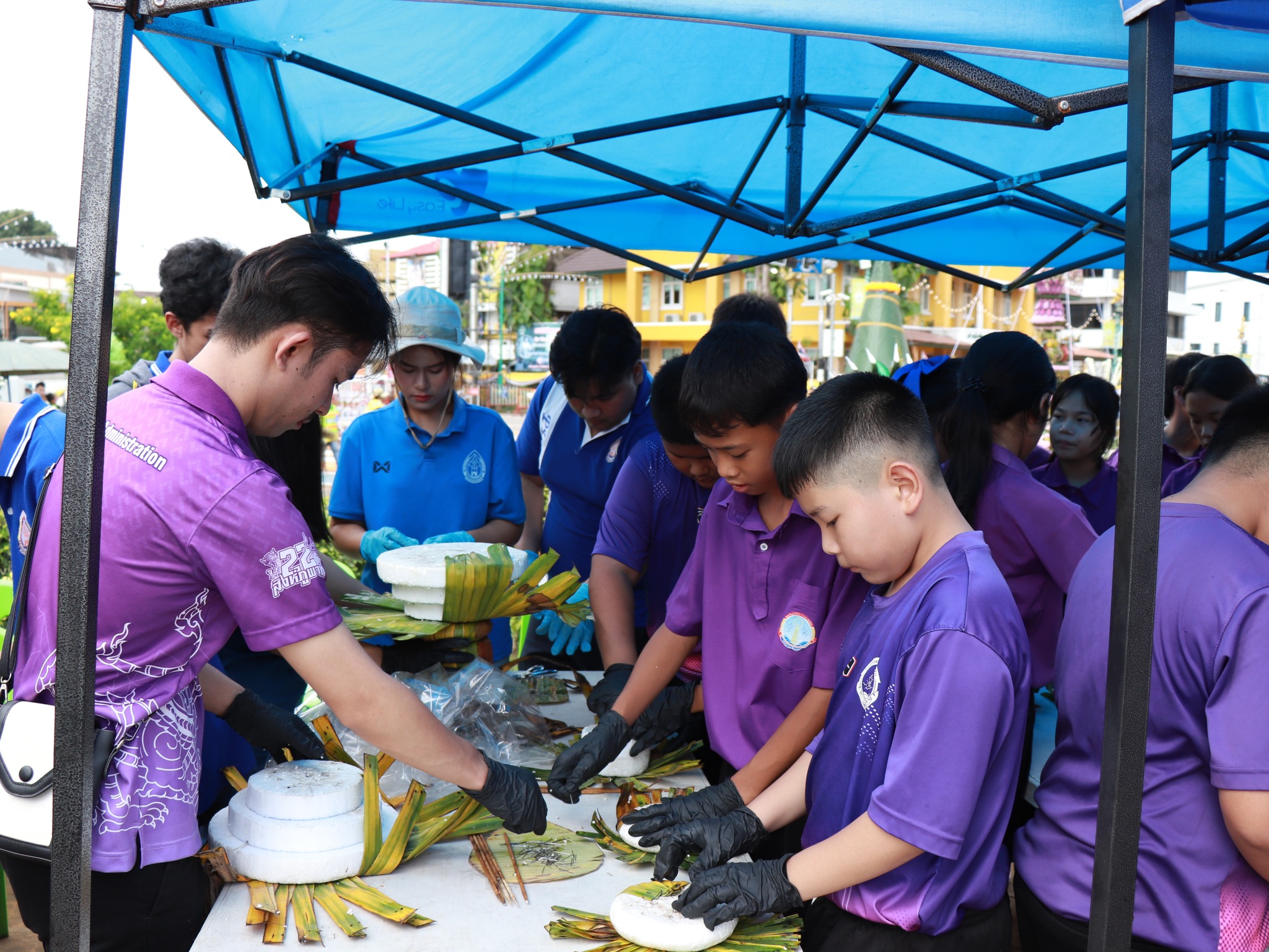 คณะศิลปศาสตร์และวิทยาศาสตร์ ร่วมทำกิจกรรมจิตอาสา “เก็บและคัดแยกขยะจากพิธีบวงสรวงพญาศรีสัตตนาคราช”