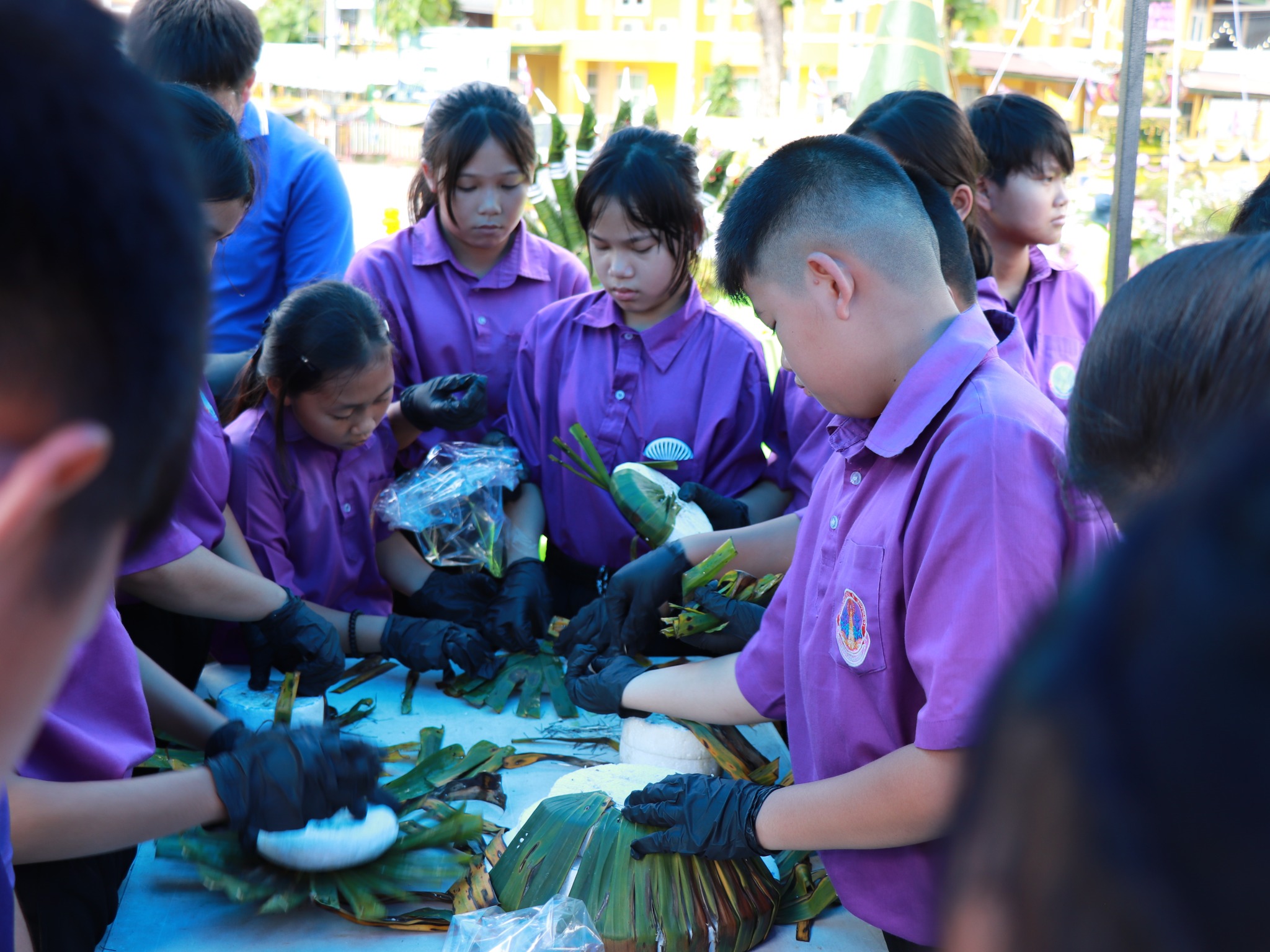 คณะศิลปศาสตร์และวิทยาศาสตร์ ร่วมทำกิจกรรมจิตอาสา “เก็บและคัดแยกขยะจากพิธีบวงสรวงพญาศรีสัตตนาคราช”