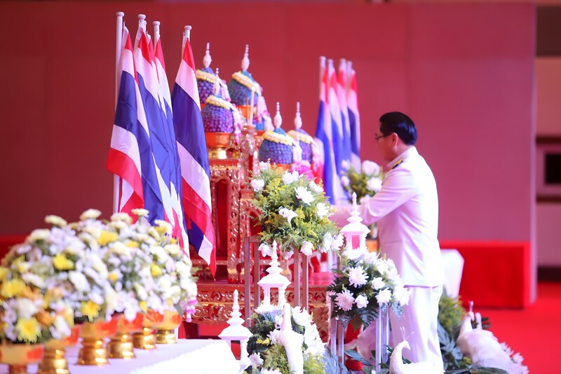 วางพานพุ่มถวายสักการะ เนื่องในงานสัปดาห์วิทยาศาสตร์ ประจำปี 2568