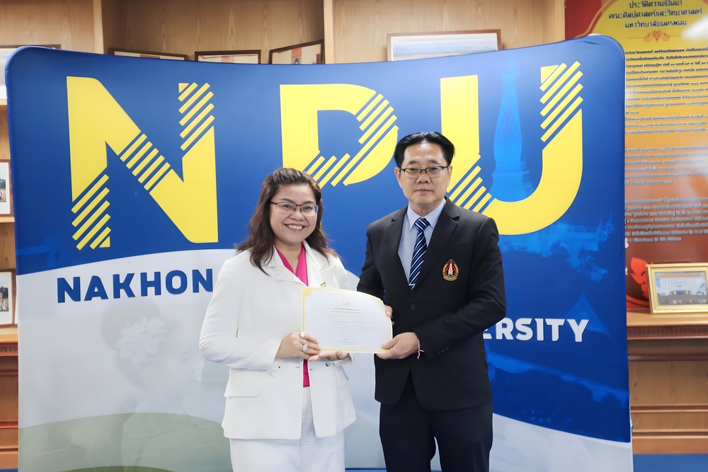 มหาวิทยาลัยนครพนม มอบเกียรติบัตรชื่นชมและยินดีกับบุคลากรและนักศึกษาที่สร้างชื่อเสียงให้กับมหาวิทยาลัยนครพนม ประจำเดือนสิงหาคม 2568