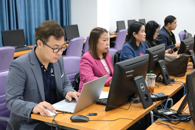 กองบริหารวิชาการ จัดอบรมเชิงปฏิบัติการ “การวิเคราะห์โมเดลสมการโครงสร้างเพื่อการวิจัย”