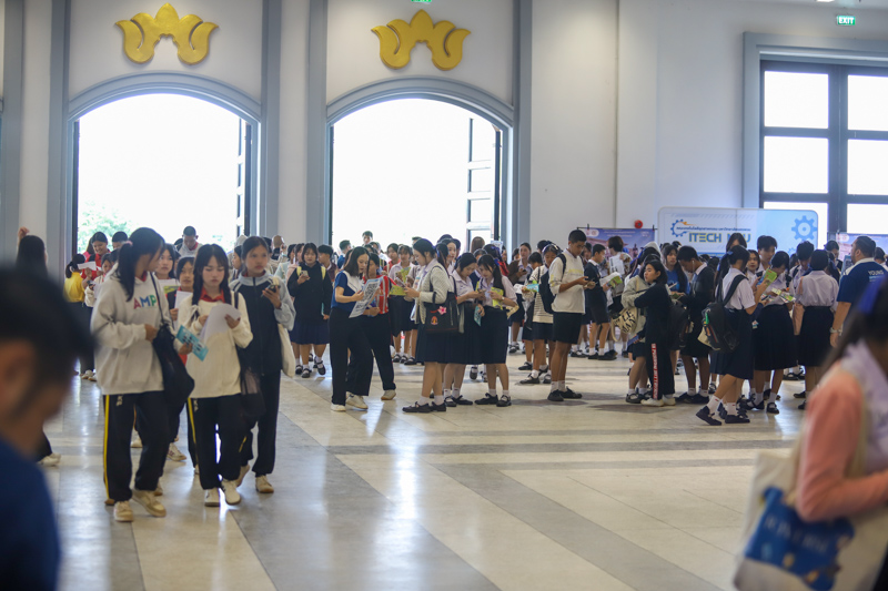 มหาวิทยาลัยนครพนม ร่วมพิธีเปิดกิจกรรม UTCC Tutor ติวทั่วไทย พิชิตมหาลัยในฝัน