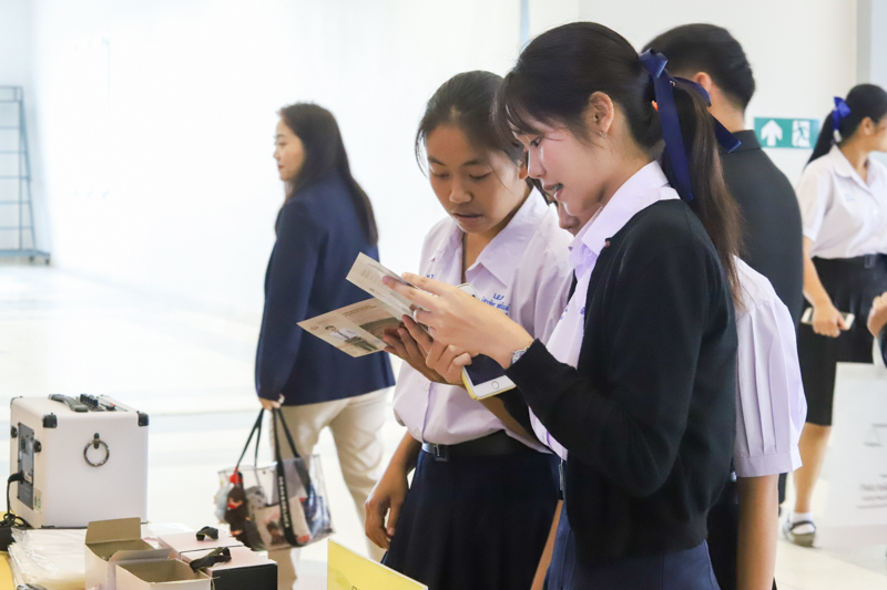 มหาวิทยาลัยนครพนม ร่วมพิธีเปิดกิจกรรม UTCC Tutor ติวทั่วไทย พิชิตมหาลัยในฝัน