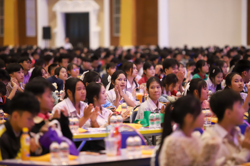 มหาวิทยาลัยนครพนม ร่วมพิธีเปิดกิจกรรม UTCC Tutor ติวทั่วไทย พิชิตมหาลัยในฝัน