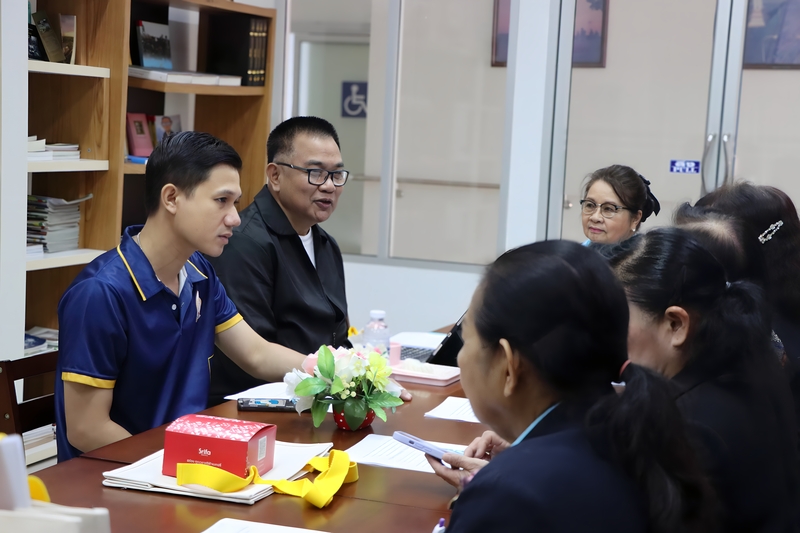 ว.การท่องเที่ยวและอุตสาหกรรมบริการ ลงพื้นที่ริมโขงหนุนหลักสูตร Non-Degree ปั้นผู้ประกอบการเศรษฐกิจสร้างสรรค์ (The College of Tourism and Service Industry is on the ground along the Mekong River supporting the Non-Degree program to cultivate creative economy entrepreneurs.)