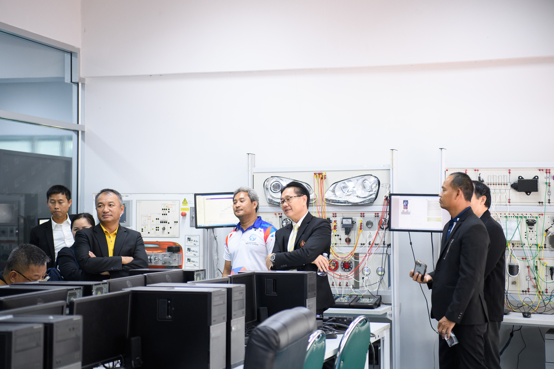 ม.นครพนม เยี่ยมชมดูงานสานต่อเทคโนโลยีอัจฉริยะมหาวิทยาลัยเทคโนโลยีพระจอมเกล้าพระนครเหนือ