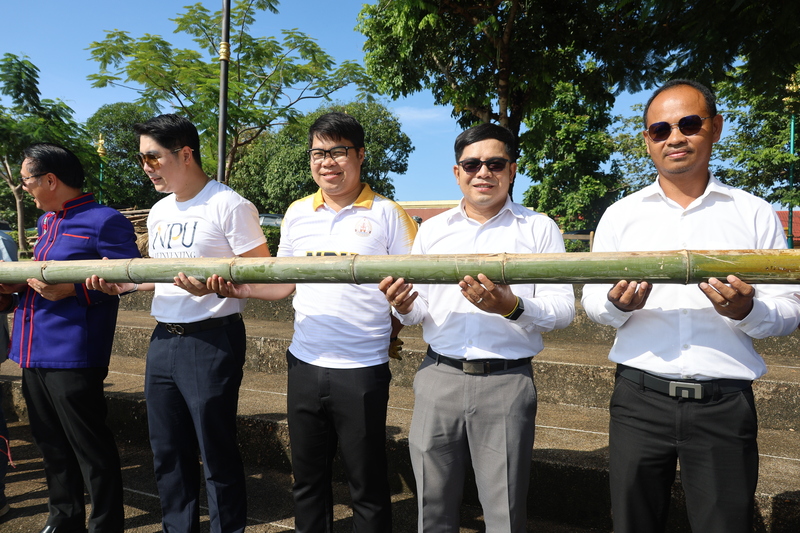 ม.นครพนม บวงสรวงการสร้างเรือไฟโชว์ ประจำปี 2568 ร่วมสืบสานประเพณีไหลเรือไฟจังหวัดนครพนม