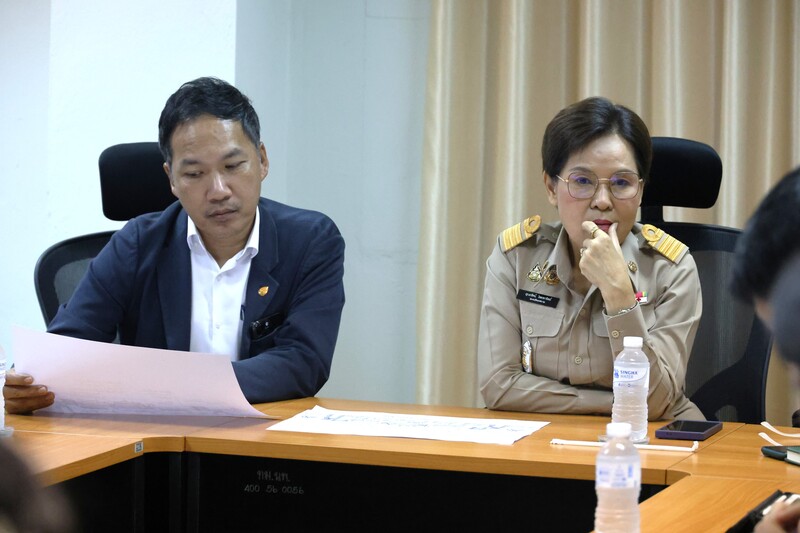 ประชุมติดตามความพร้อมการออกแบบซุ้มเรือไฟ เตรียมต้อนรับมหกรรมไหลเรือไฟโลก 2568