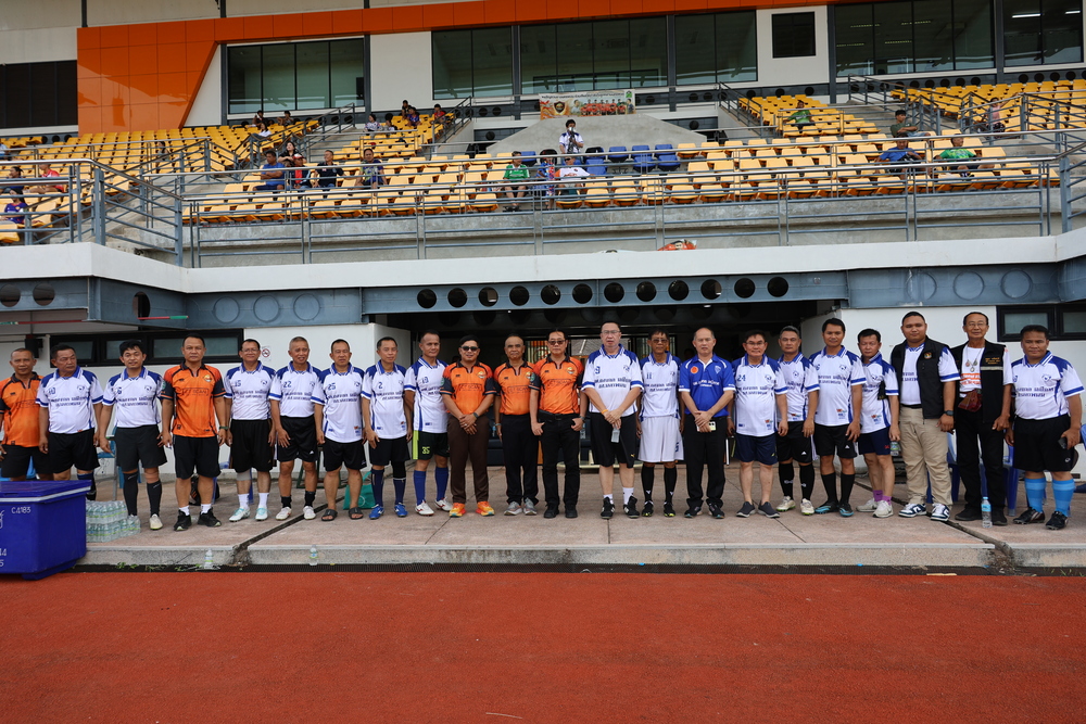 อธิการบดีมหาวิทยาลัยนครพนมให้กำลังใจนักฟุตบอล ก่อนร่วมศึกกีฬามหาวิทยาลัยแห่งประเทศไทย ครั้งที่ 51