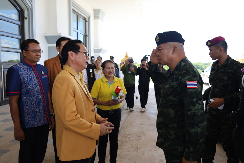 ม.นครพนม ต้อนรับแม่ทัพภาคที่ 2 บรรยายพิเศษ ปลูกจิตสำนึกรักษ์ชาติบ้านเมืองแก่เยาวชนรุ่นใหม่