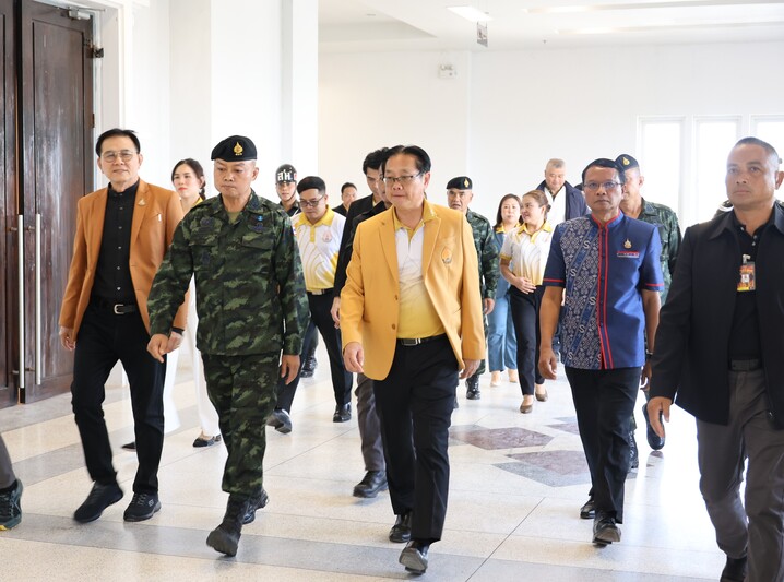 ม.นครพนม ต้อนรับแม่ทัพภาคที่ 2 บรรยายพิเศษ ปลูกจิตสำนึกรักษ์ชาติบ้านเมืองแก่เยาวชนรุ่นใหม่