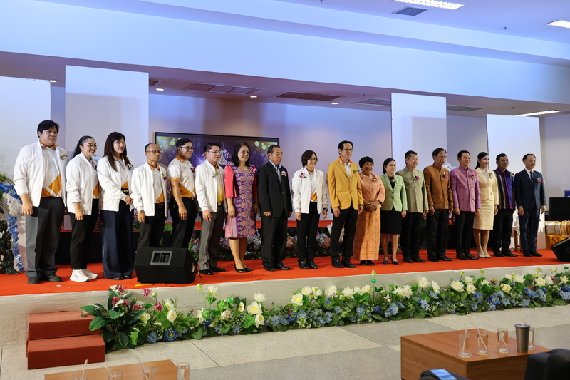 พิธีทำบุญตักบาตรและมอบรางวัลบุคลากร เนื่องในโอกาสครบรอบ 10 ปี คณะครุศาสตร์