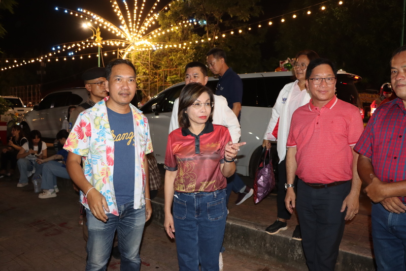 ม.นครพนม บวงสรวง-ไหลเรือไฟโชว์ (วันที่สี่)