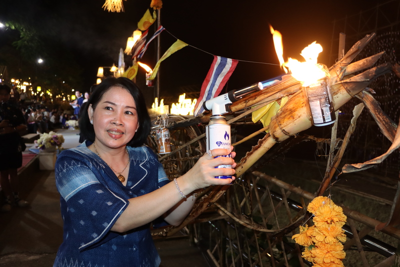 ม.นครพนม บวงสรวงและไหลเรือไฟโชว์ (วันที่ห้า) สืบสานประเพณีไหลเรือไฟ ประจำปี 2568