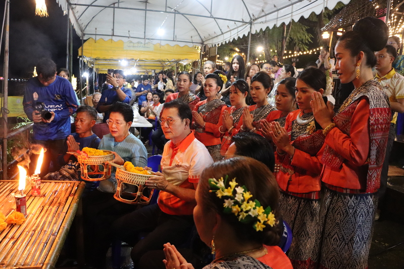 ปิดฉากไหลโชว์สวยงาม