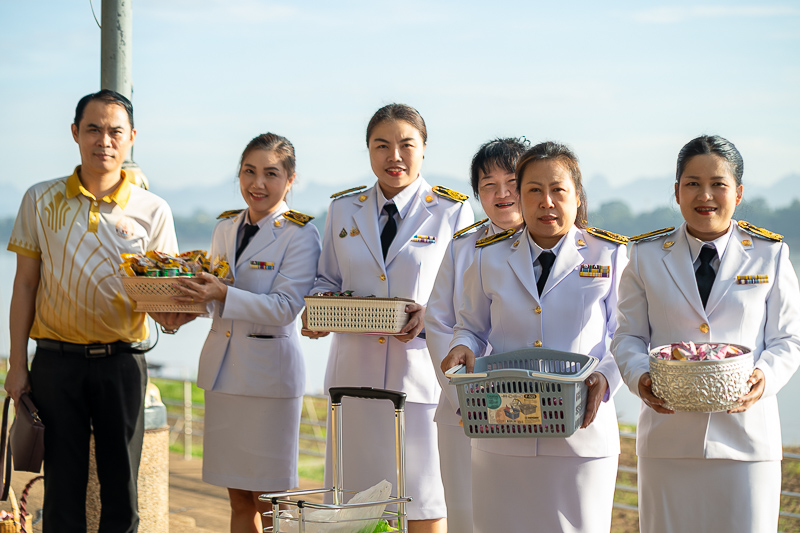 มหาวิทยาลัยนครพนมร่วมพิธีเจริญพระพุทธมนต์ทำบุญตักบาตร และวางพวงมาลาเนื่องในวันนวมินทรมหาราช ประจำปี 2568