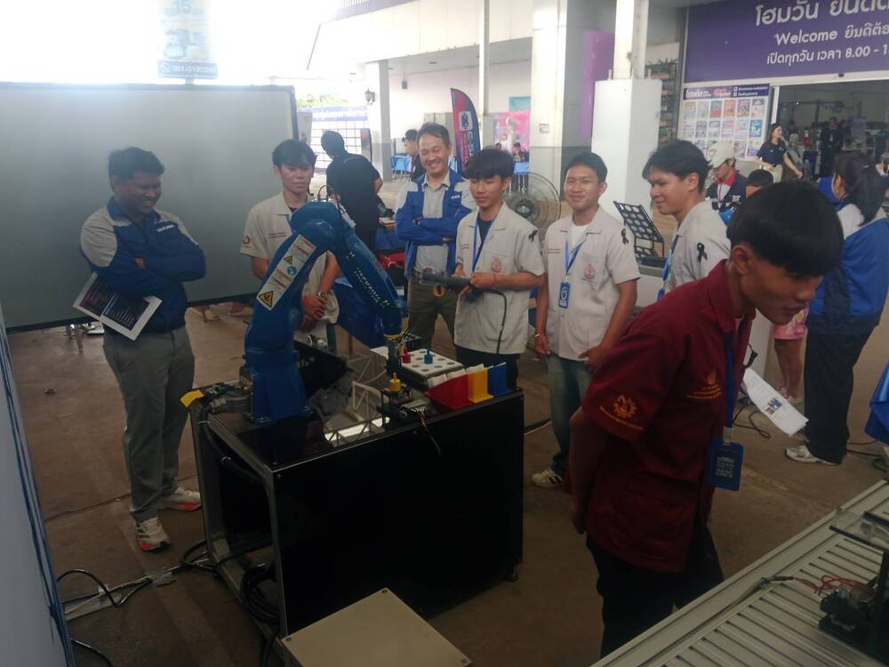 นักศึกษามหาวิทยาลัยนครพนม คว้า 4 รางวัลจากเวที “ESAN Robocon 2025” โชว์ศักยภาพด้านหุ่นยนต์อุตสาหกรรม